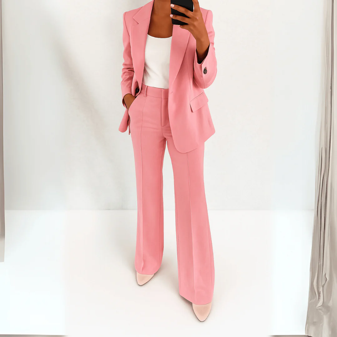 Costume femme deux pièces élégant - Image 4