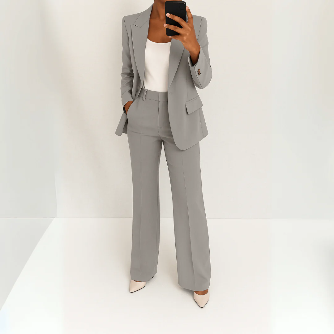 Costume femme deux pièces élégant - Image 5