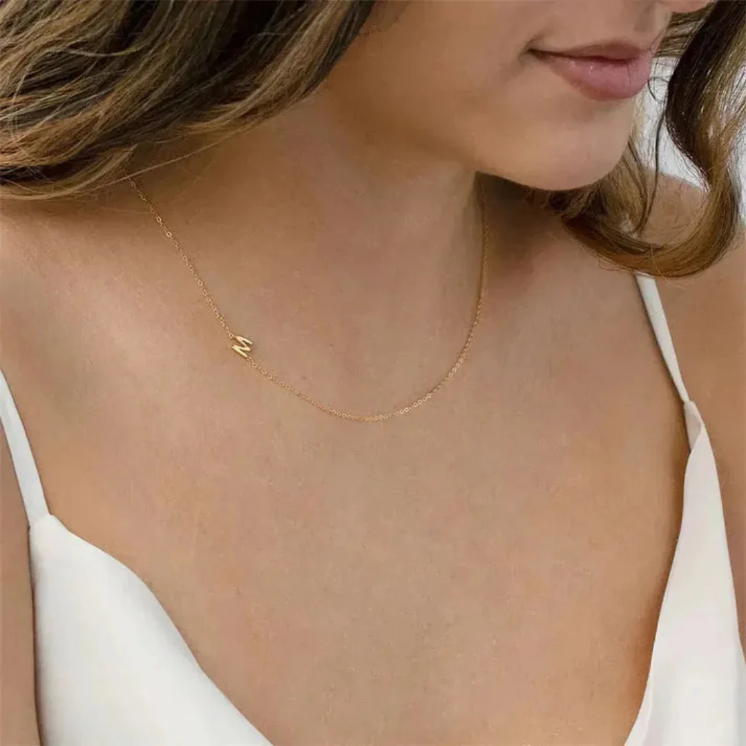 Collier d'initiales délicat à personnaliser
