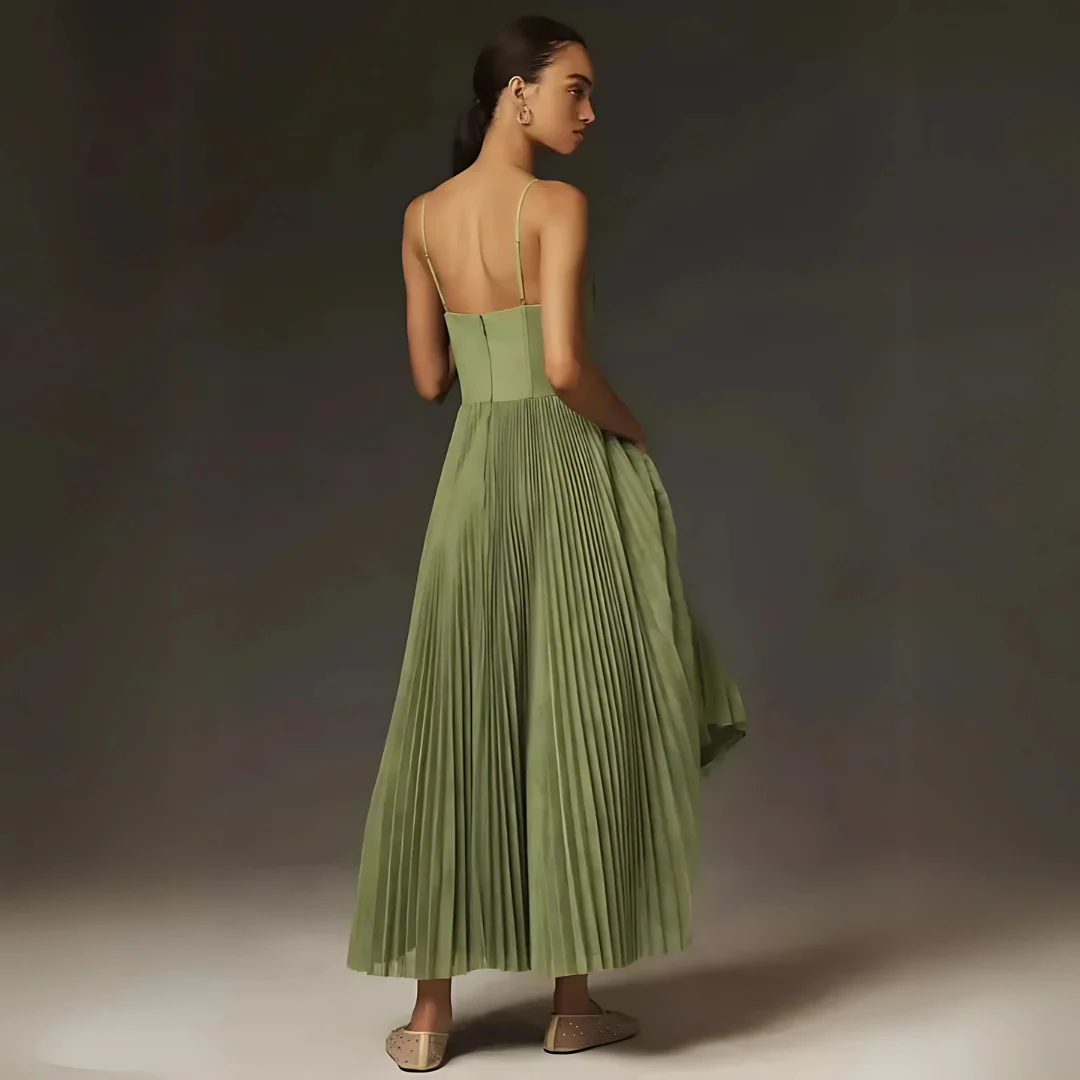 Robe asymétrique en tulle plissé vert – Élégance aérienne - Image 2