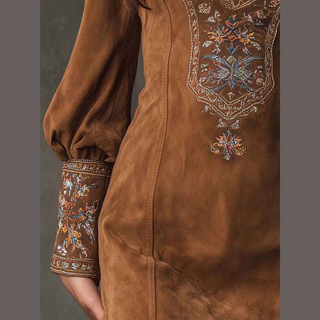 Robe en daim brodée - Image 4