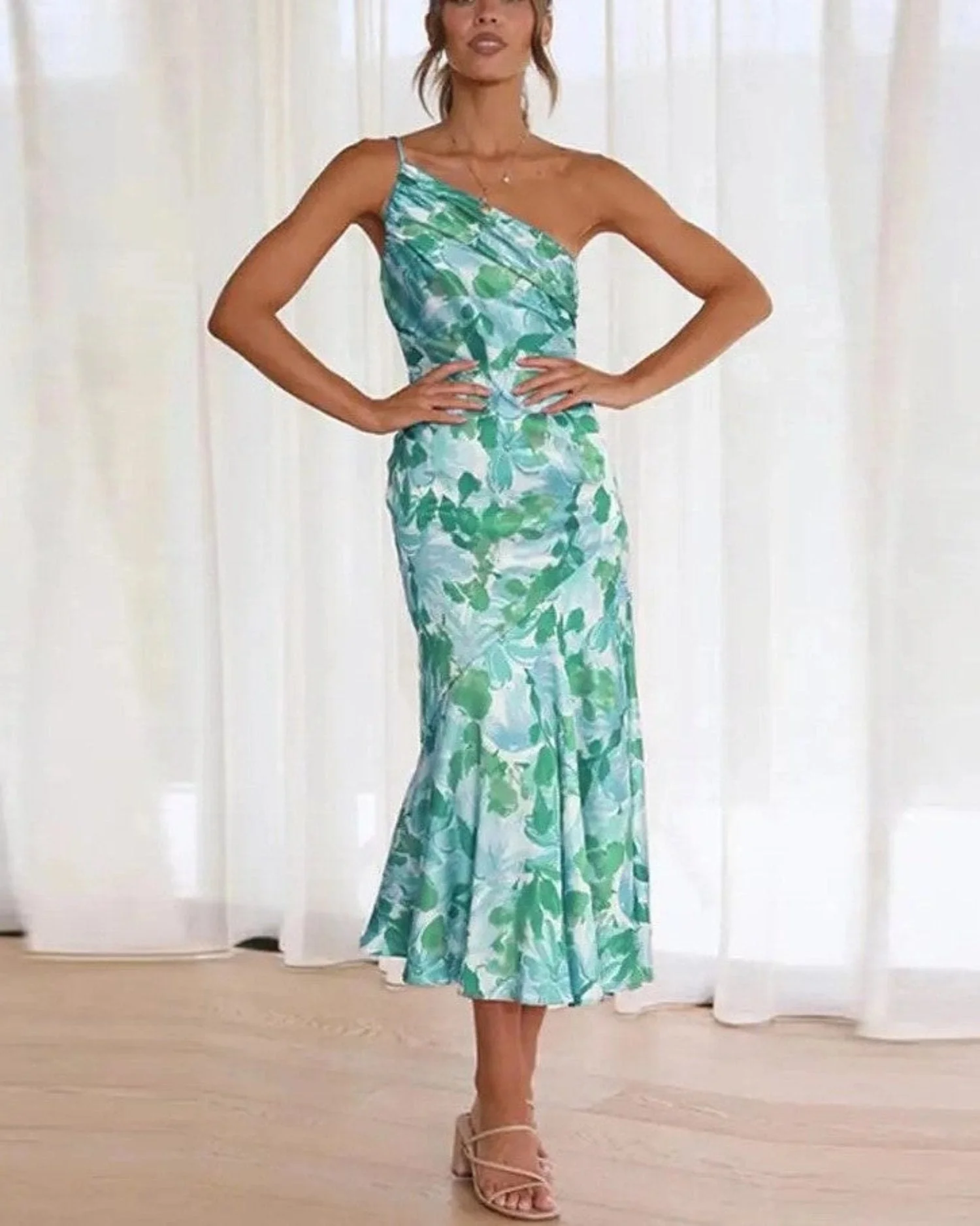 Sienna - Robe longue asymétrique à motif floral pour femme - Image 2